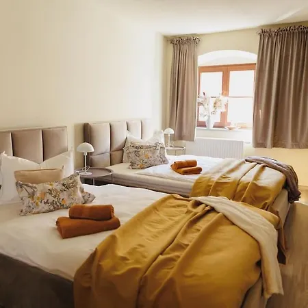 Beautiful Old Town Arkadenhof