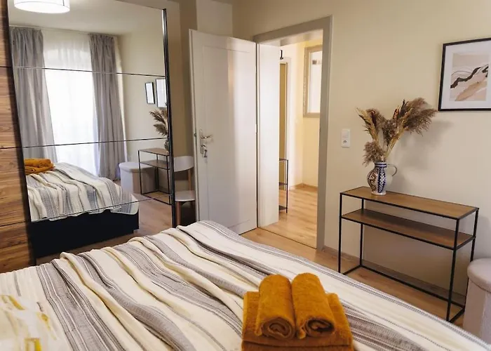 Beautiful Old Town Arkadenhof 아파트 로바우