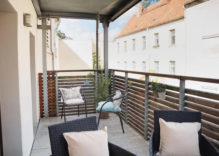 Beautiful Old Town Arkadenhof 아파트 로바우